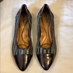 Soft Style shoes NWOT